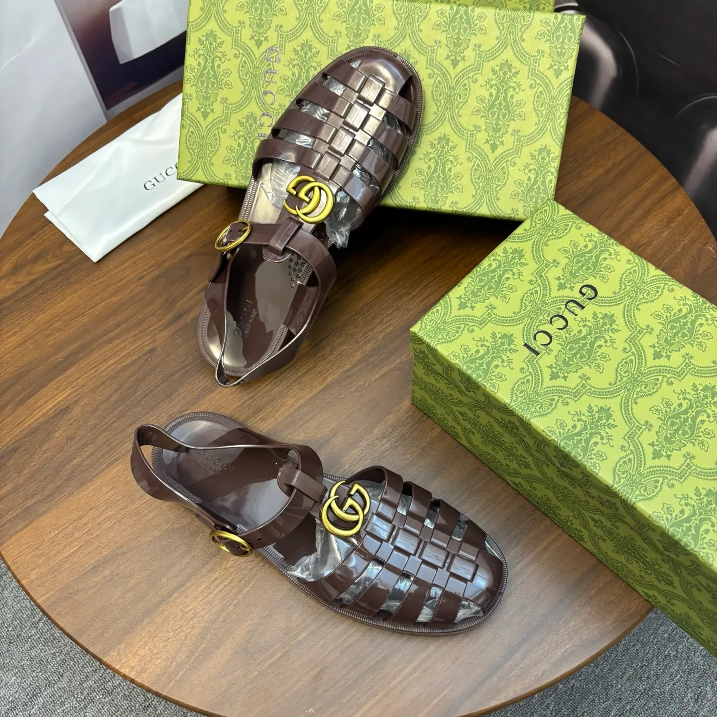 Men's shoes 260💰 [Gucci] Counter quality, top-quality original goods, real photos! Original TPU material, fine workmanship, comfortable; genuine 1:1 replica Size: 36 ~ 46 Half drag: 38 ~ 46